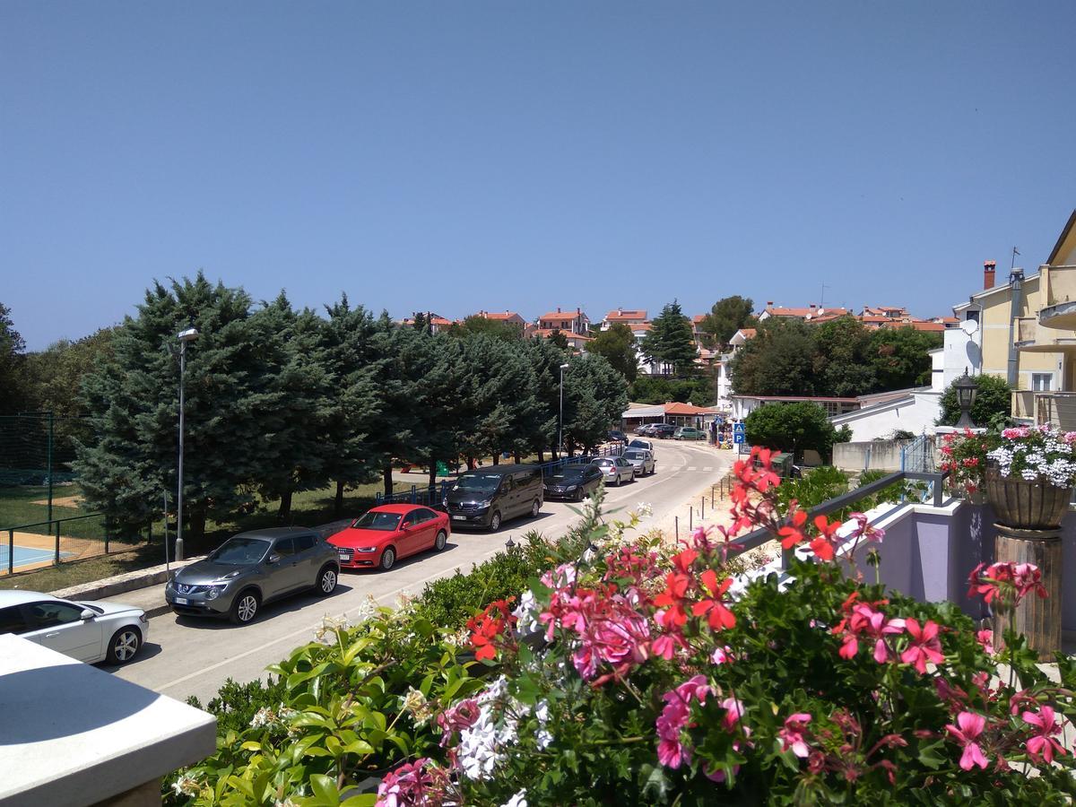 Aparthotel Viola Pjescana Uvala Exterior foto